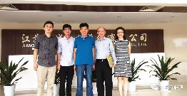 Dr. Han Ming and Dr. Wang Lei from Temasek Institute of technology in Singapore come to Ice-city hydrogen energy to discuss